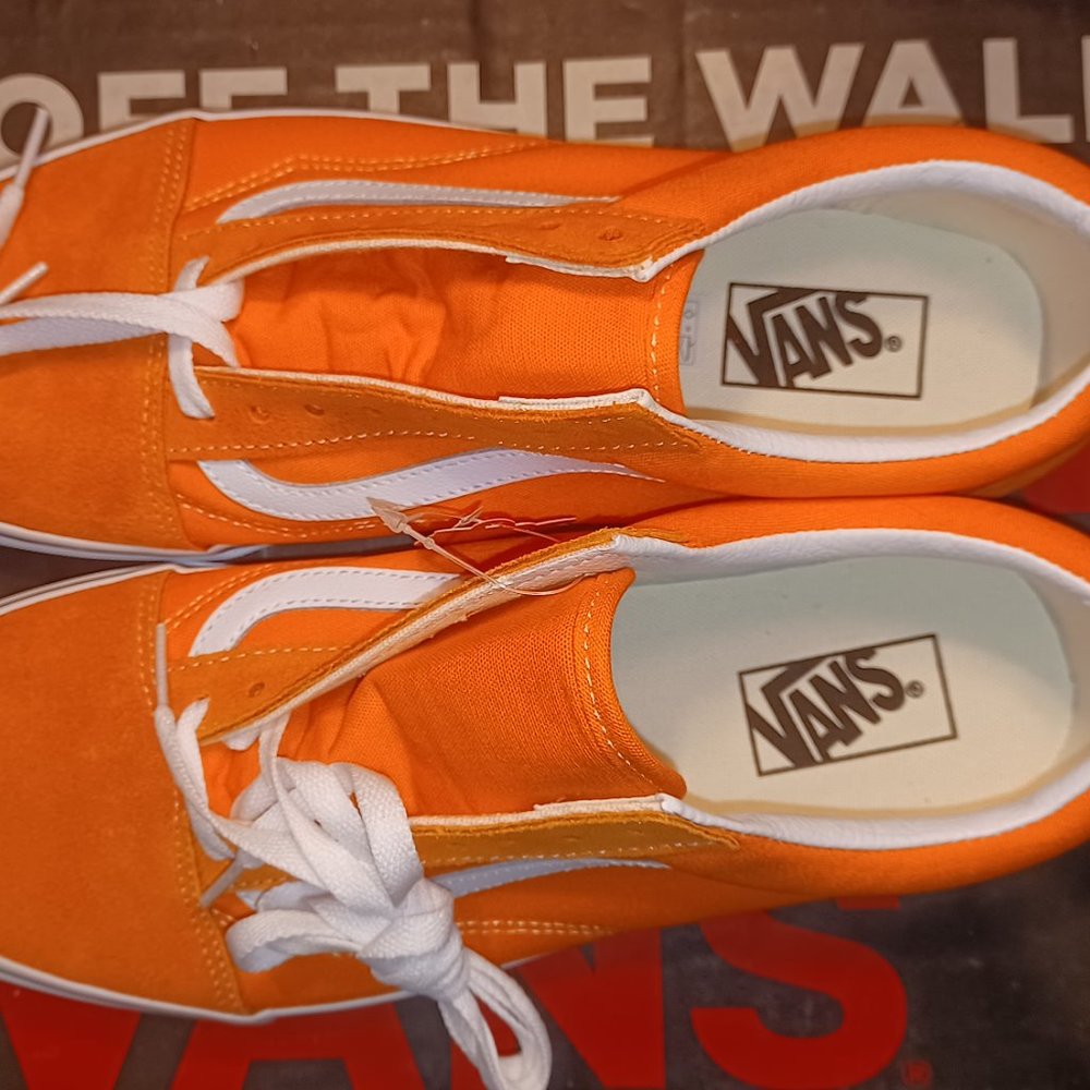 Vans Men's 9/Women's 10.5 Old Skool Orange Tiger/True White Suede VN0A5KRFAVM - Picture 8 of 12